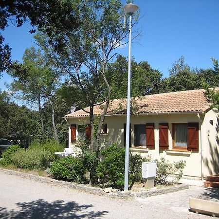 Bungalow Claret Vacquieres  Экстерьер фото