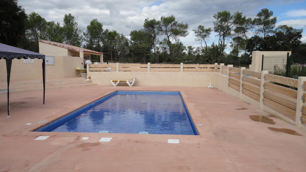 Bungalow Claret Vacquieres  Экстерьер фото